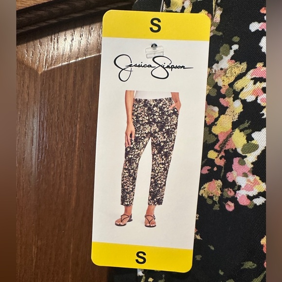 Jessica Simpson Cameron pull on pant, floral - Picture 2 of 5